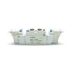 5220A  1/8" 5/2 Çift Bobin 24vdc  1mt Kablolu Valf 5220A  1/8" 5/2 Çift Bobin 24vdc  1mt Kablolu Valf